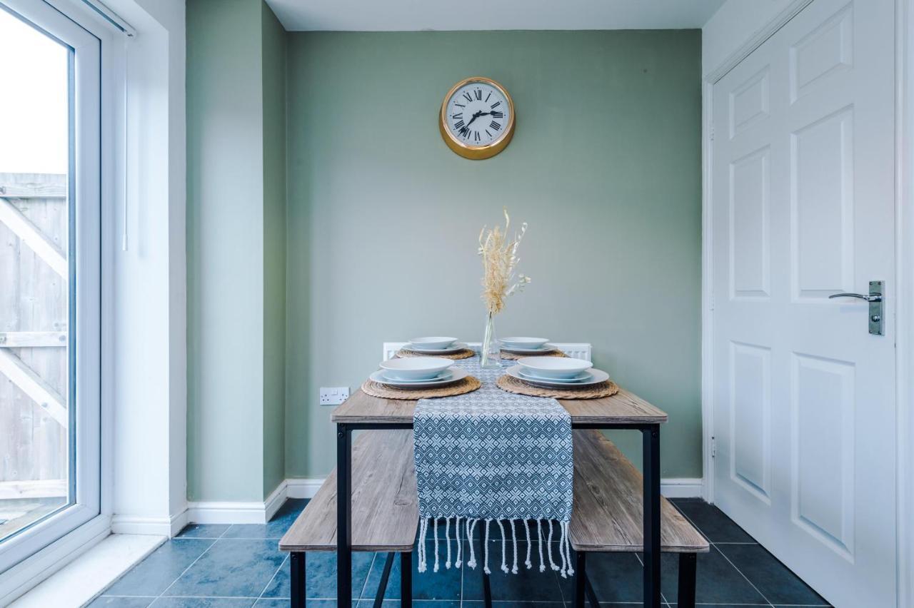 Chic 2 Bed House With Garden & Free Parking Villa Manchester Exteriör bild