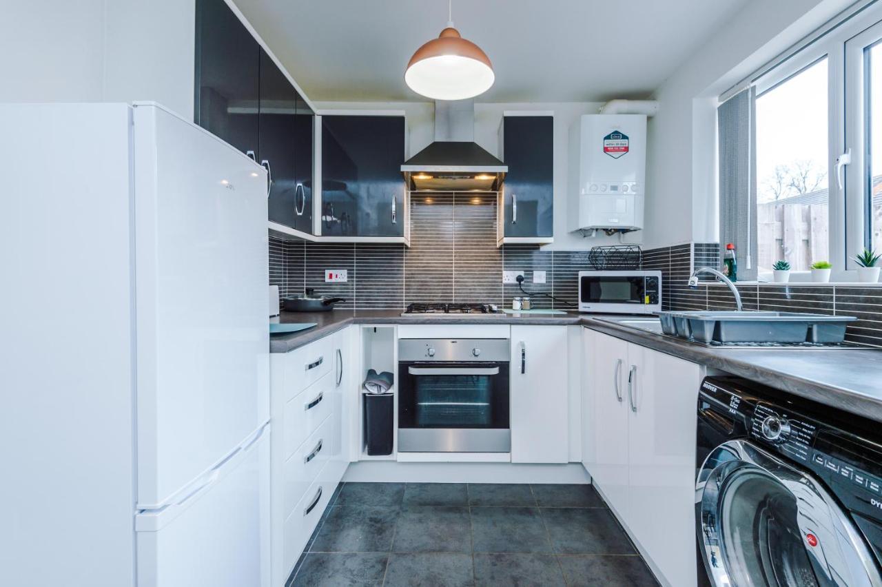 Chic 2 Bed House With Garden & Free Parking Villa Manchester Exteriör bild