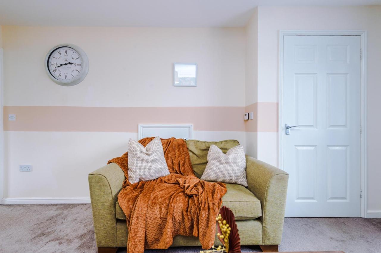 Chic 2 Bed House With Garden & Free Parking Villa Manchester Exteriör bild