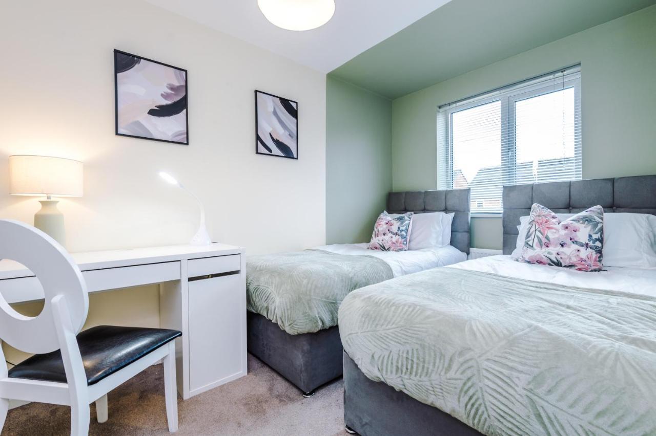 Chic 2 Bed House With Garden & Free Parking Villa Manchester Exteriör bild