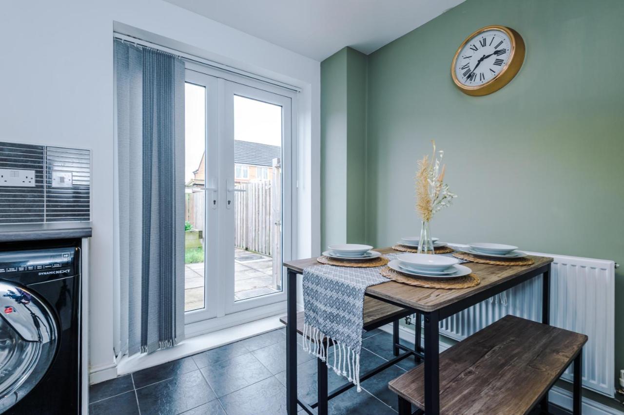Chic 2 Bed House With Garden & Free Parking Villa Manchester Exteriör bild