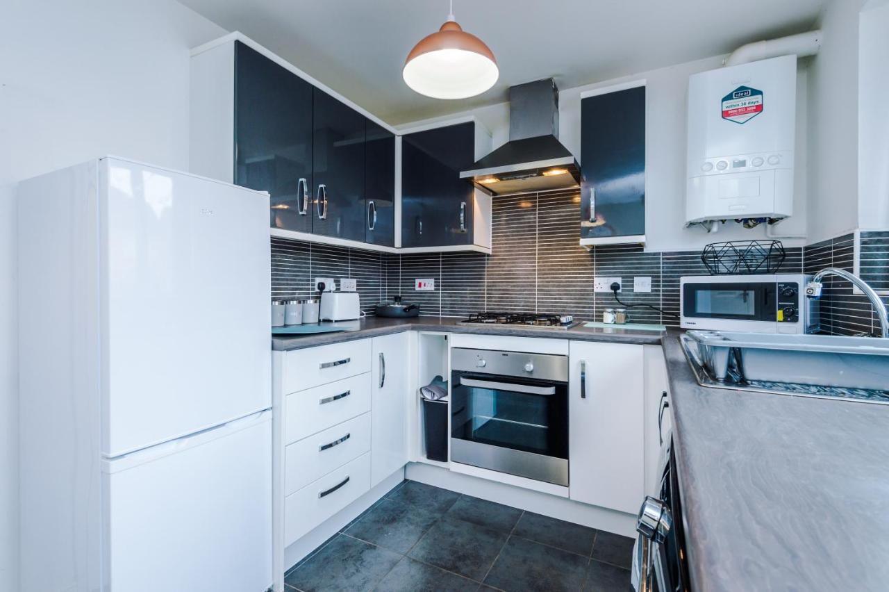 Chic 2 Bed House With Garden & Free Parking Villa Manchester Exteriör bild