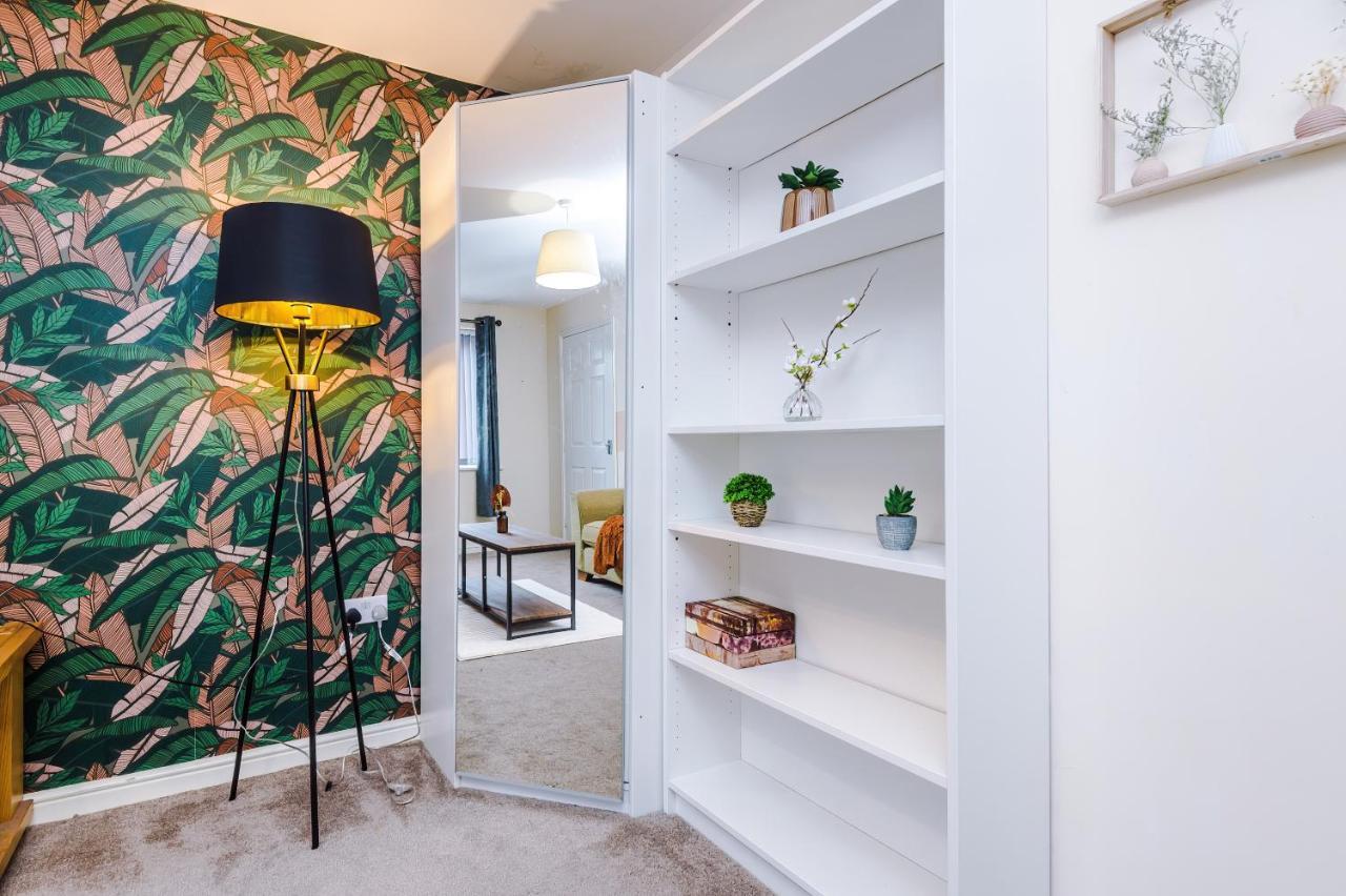 Chic 2 Bed House With Garden & Free Parking Villa Manchester Exteriör bild