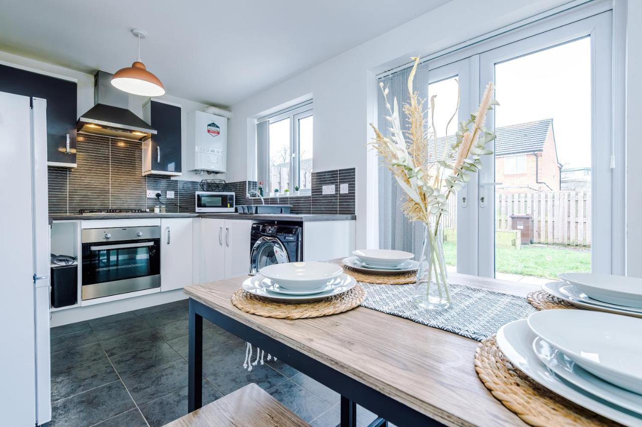Chic 2 Bed House With Garden & Free Parking Villa Manchester Exteriör bild
