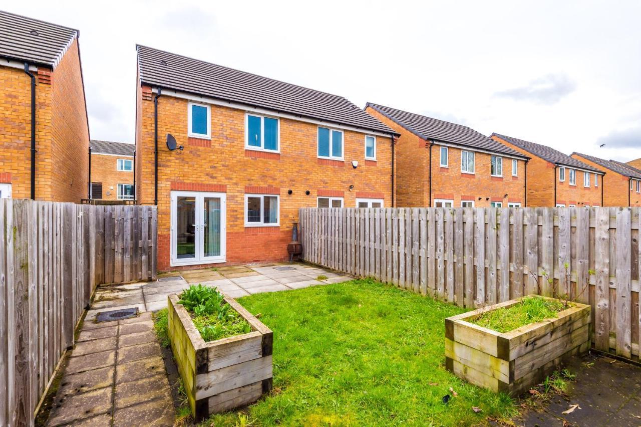 Chic 2 Bed House With Garden & Free Parking Villa Manchester Exteriör bild
