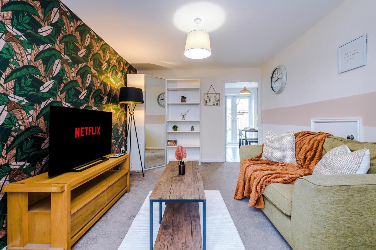 Chic 2 Bed House With Garden & Free Parking Villa Manchester Exteriör bild